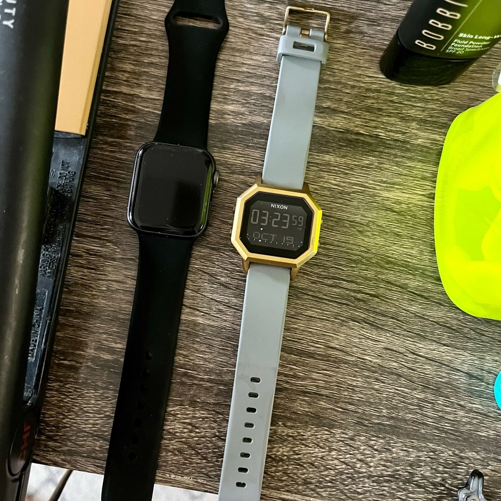 EUC. Nixon Siren Watch with battery replaced last month.